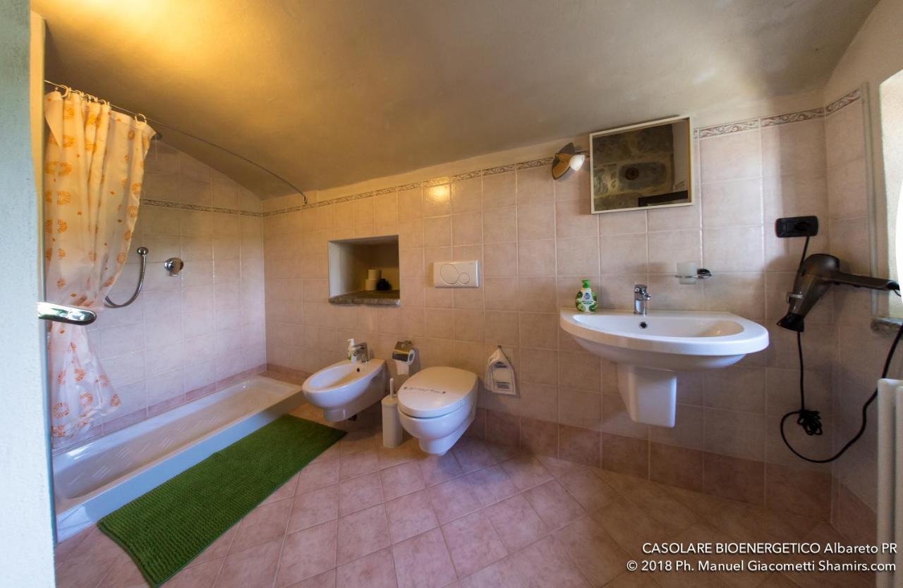 Il Casolare Bioenergetico Bed and Breakfast Albareto  Exteriör bild