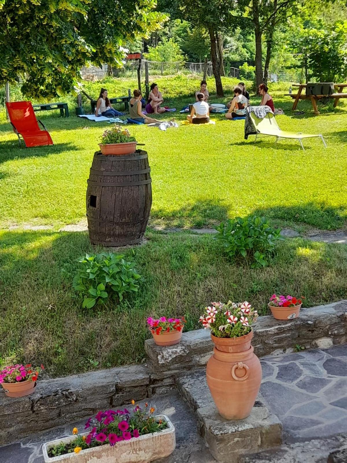 Il Casolare Bioenergetico Bed and Breakfast Albareto  Exteriör bild